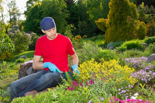 Governing law and contract conditions for gardeners